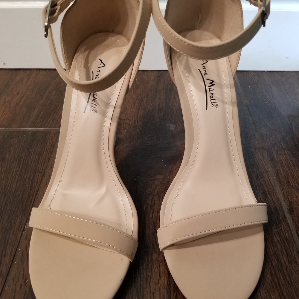 Women Anne Michelle beige heel sandal, size 8